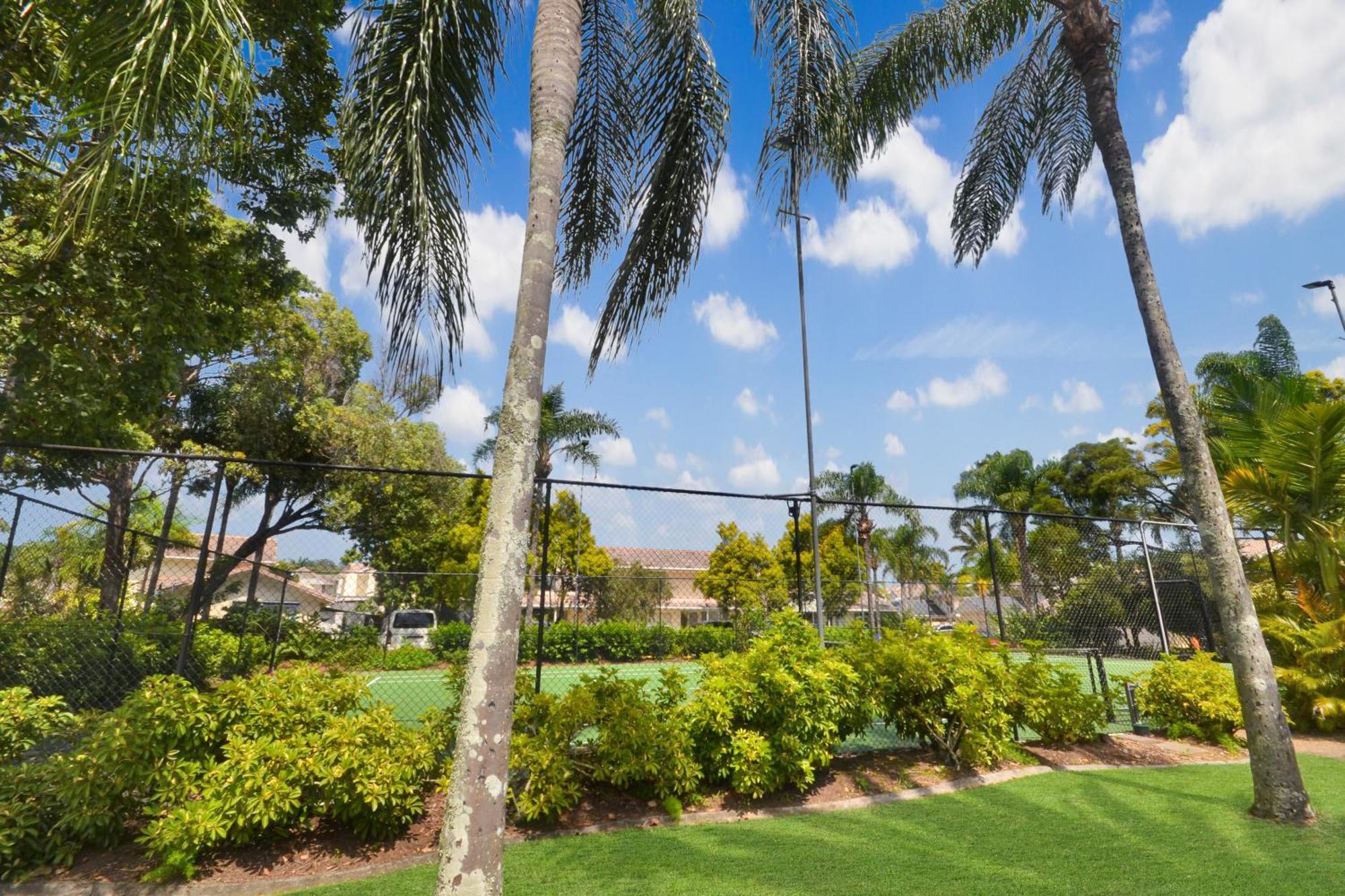 164 Isle Of Palms Apartment Gold Coast